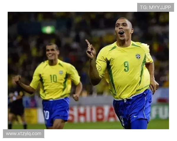 小罗与大罗的足球传奇对决与友谊揭秘足球世界的双子星光辉岁月